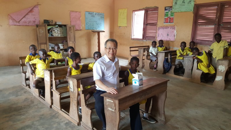 1758098937766973Kspy.jpg 援建中加友好——新安陽(yáng)光邦克拉初級(jí)中學(xué).JPG